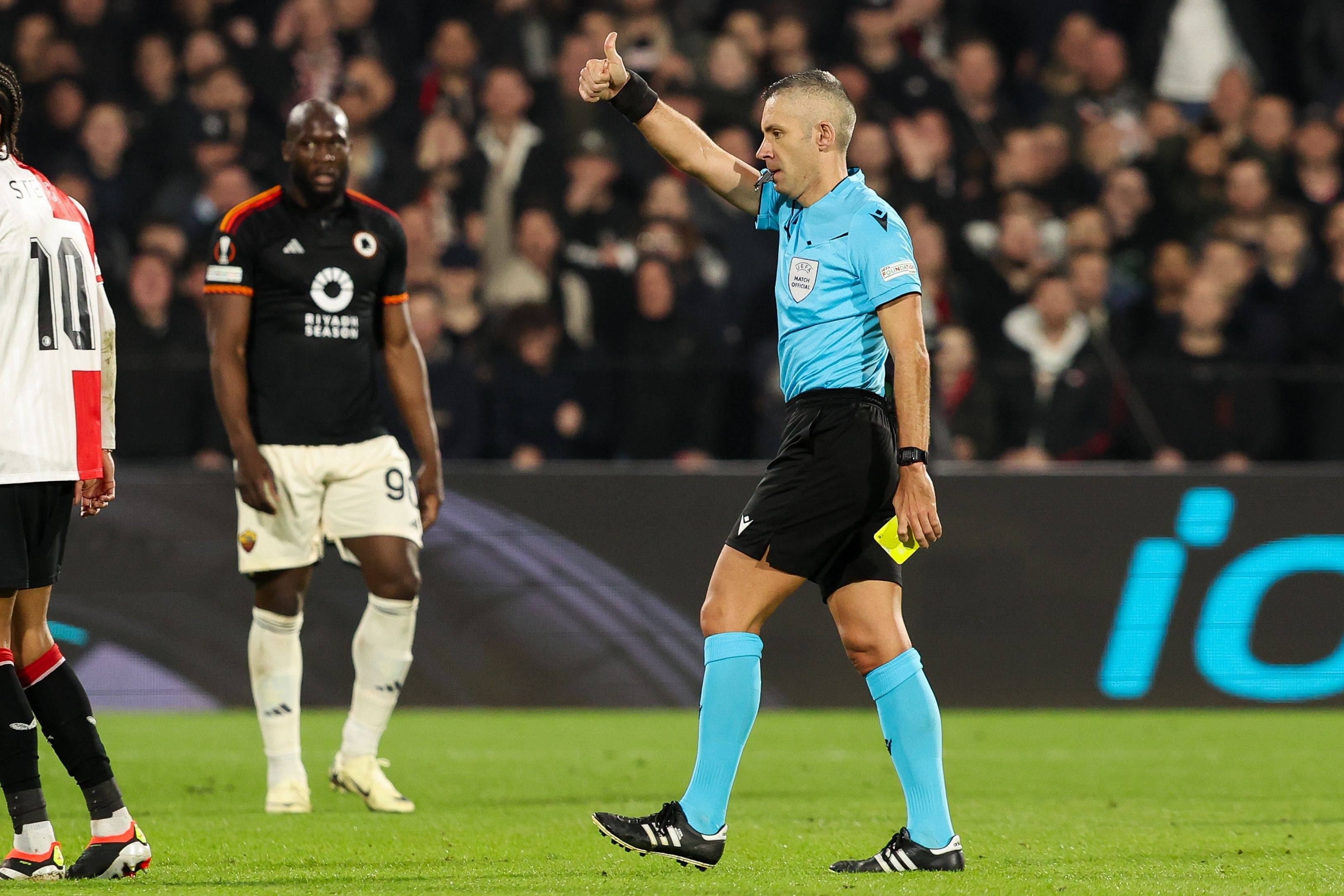 曼联遭遇争议判罚，裁判组回应：执法公正，可能看到生活美国.